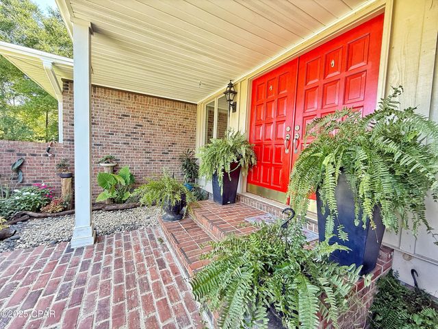 3380 Caverns Road, Marianna, FL 32446