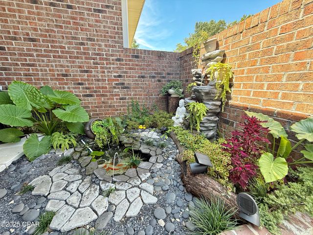 3380 Caverns Road, Marianna, FL 32446