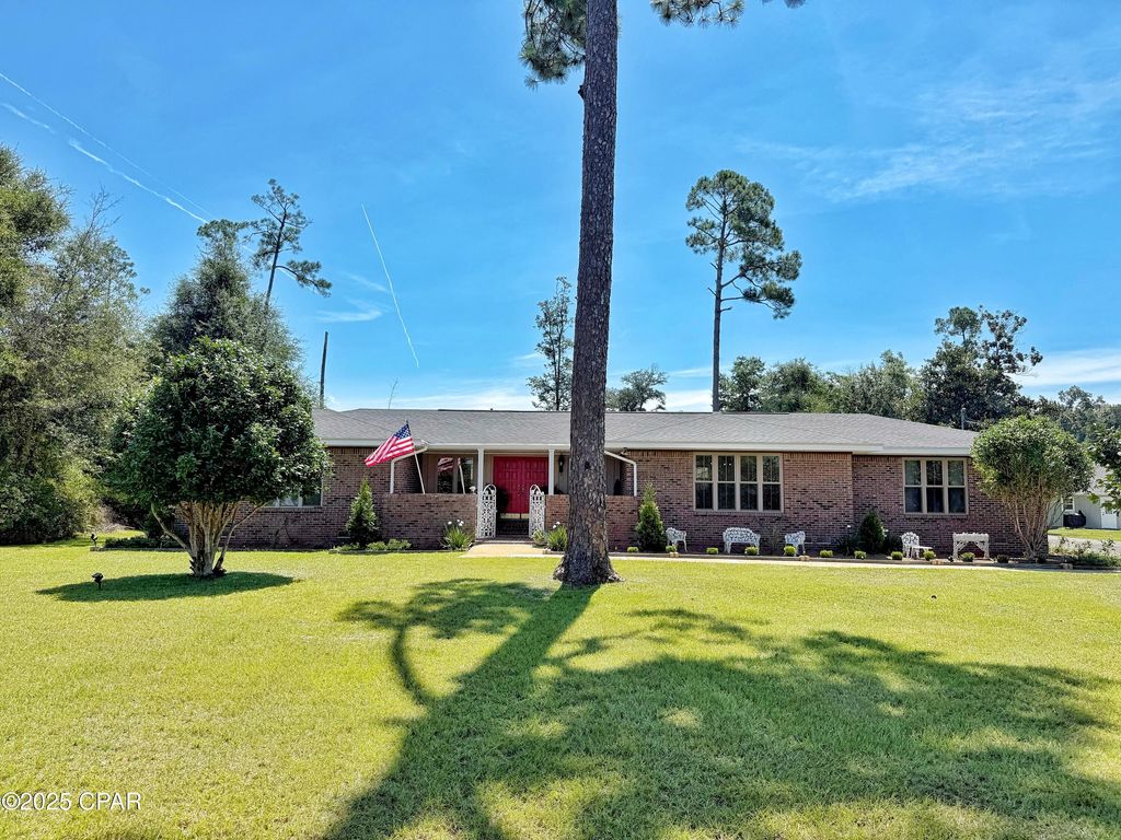 3380 Caverns Road, Marianna, FL 32446