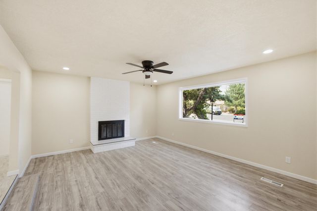 10103 La Salle Place NW, Albuquerque, NM 87114