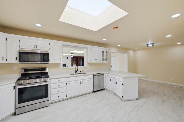 10103 La Salle Place NW, Albuquerque, NM 87114