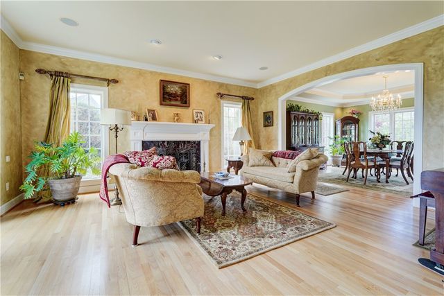 20 Sunrise Hill, Pittsford, NY 14534