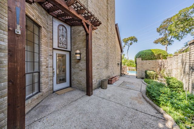 16056 Chalfont Court, Dallas, TX 75248