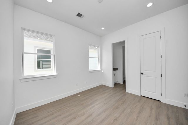 4129 E Toliver Street, Houston, TX 77016