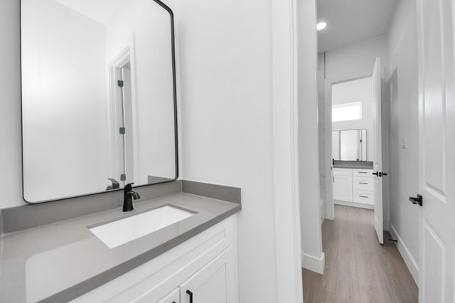 4129 E Toliver Street, Houston, TX 77016