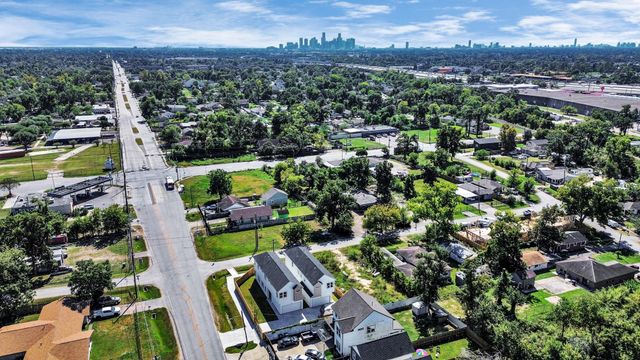 4129 E Toliver Street, Houston, TX 77016