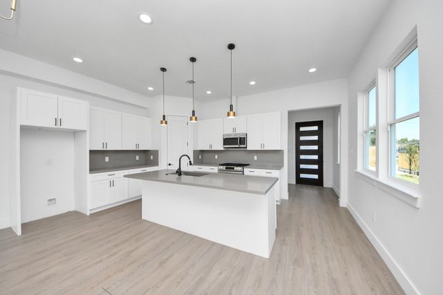 4129 E Toliver Street, Houston, TX 77016