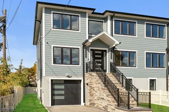 25 Pulaski Ave, Wallington Boro, NJ 07057