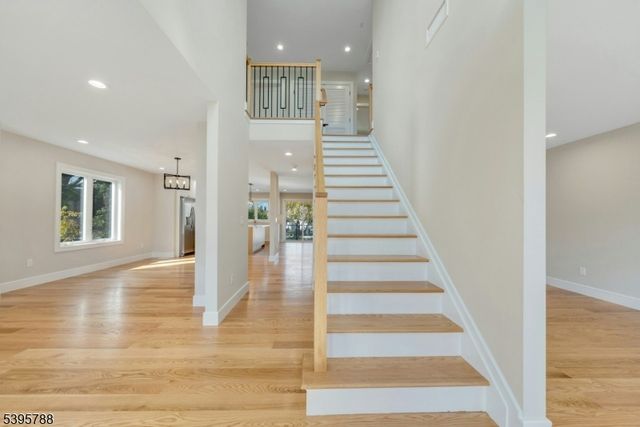 25 Pulaski Ave, Wallington Boro, NJ 07057