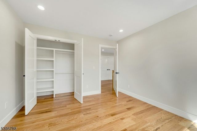 25 Pulaski Ave, Wallington Boro, NJ 07057