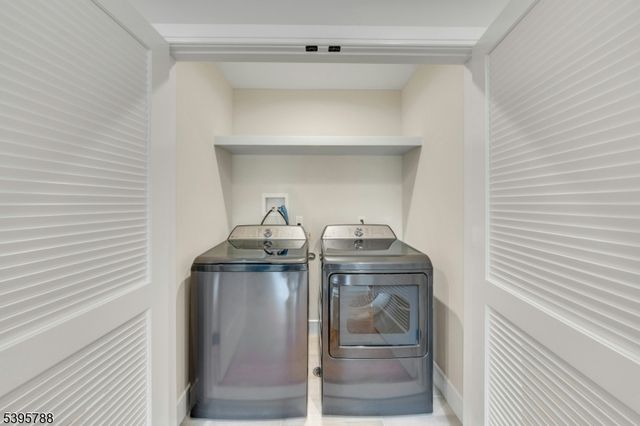 25 Pulaski Ave, Wallington Boro, NJ 07057