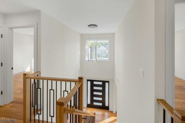 25 Pulaski Ave, Wallington Boro, NJ 07057