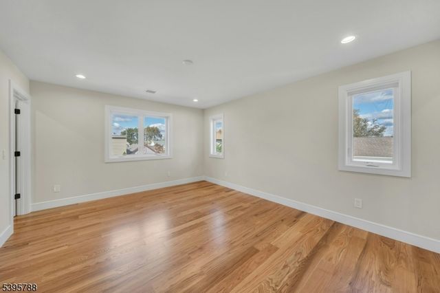 25 Pulaski Ave, Wallington Boro, NJ 07057