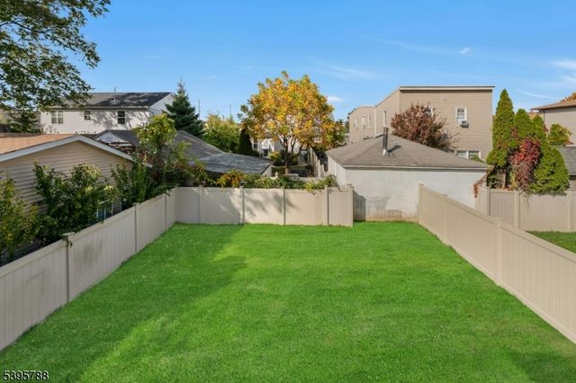 25 Pulaski Ave, Wallington Boro, NJ 07057