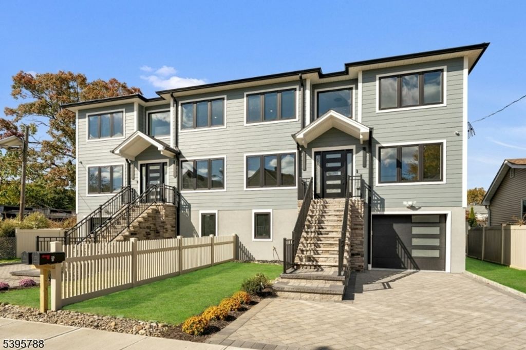 25 Pulaski Ave, Wallington Boro, NJ 07057