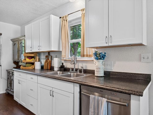 626 E South Street, Whitesboro, TX 76273