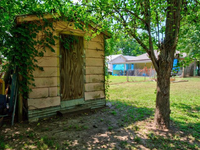 626 E South Street, Whitesboro, TX 76273