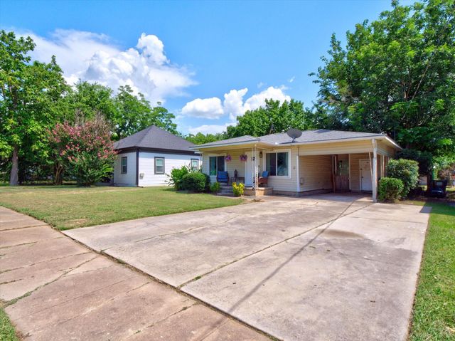 626 E South Street, Whitesboro, TX 76273
