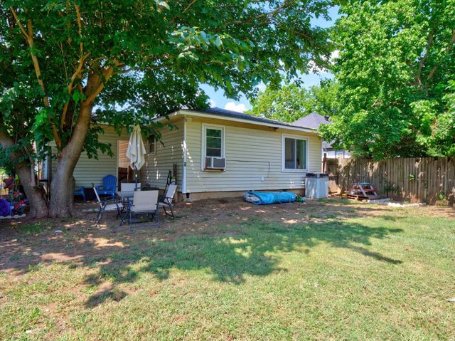 626 E South Street, Whitesboro, TX 76273