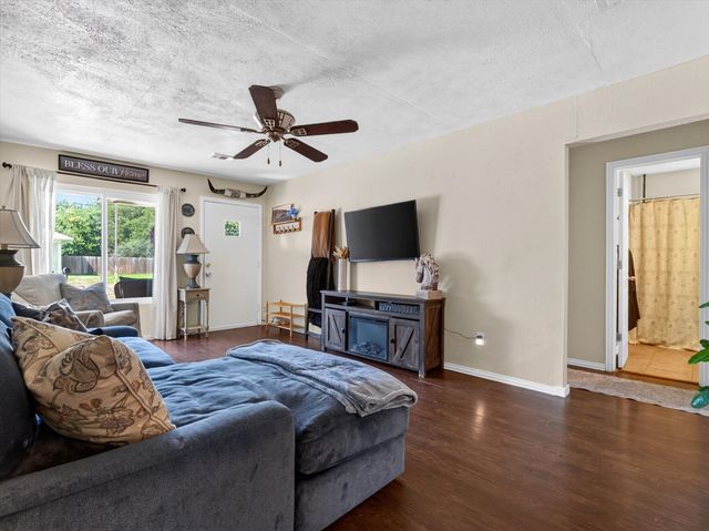 626 E South Street, Whitesboro, TX 76273
