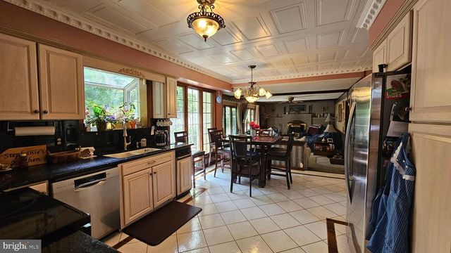196 HOMESTEAD PL, Bridgeton, NJ 08302