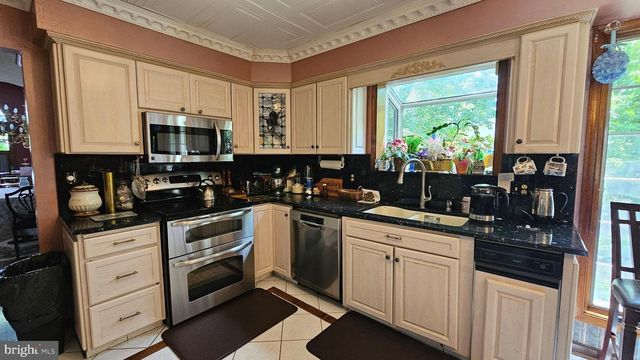 196 HOMESTEAD PL, Bridgeton, NJ 08302