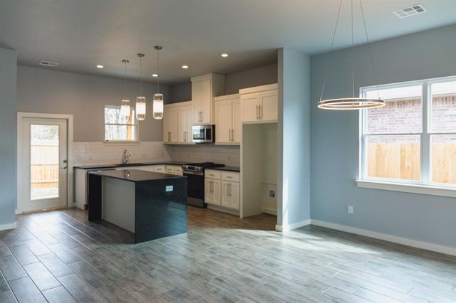 508 Remington Avenue, Jones, OK 73049