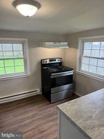 914 E HAZELDELL AVE, New Castle, DE 19720