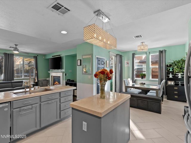 6970 Rioja Court, Sparks, NV 89436