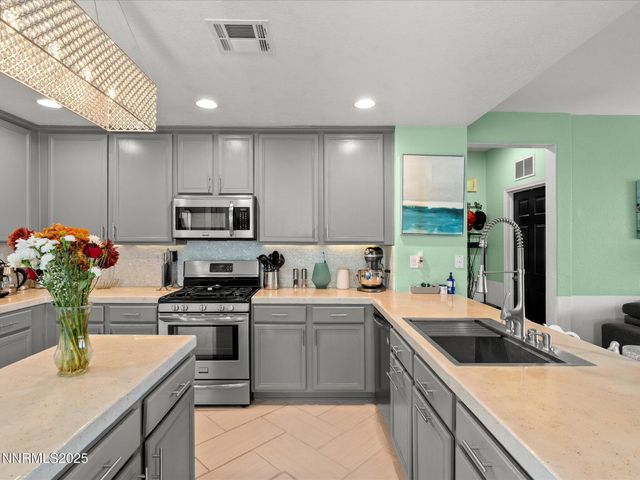 6970 Rioja Court, Sparks, NV 89436