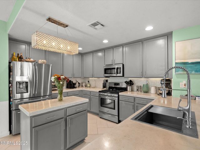 6970 Rioja Court, Sparks, NV 89436