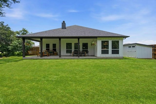 150 McNaughton DR, Liberty Hill, TX 78642