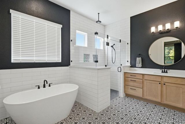 150 McNaughton DR, Liberty Hill, TX 78642