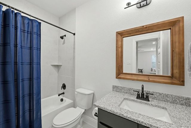 150 McNaughton DR, Liberty Hill, TX 78642