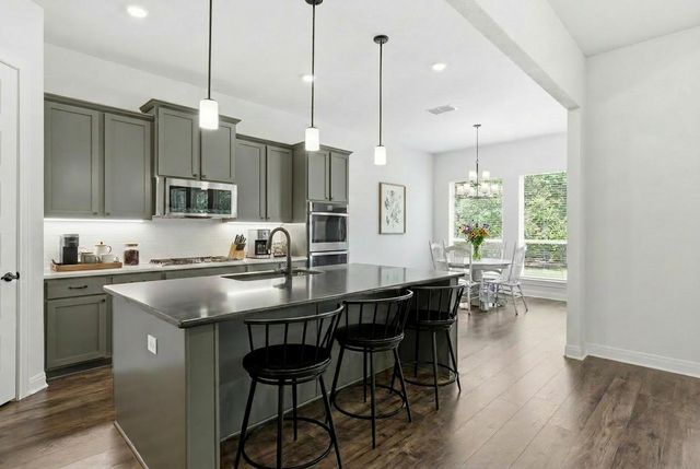 150 McNaughton DR, Liberty Hill, TX 78642