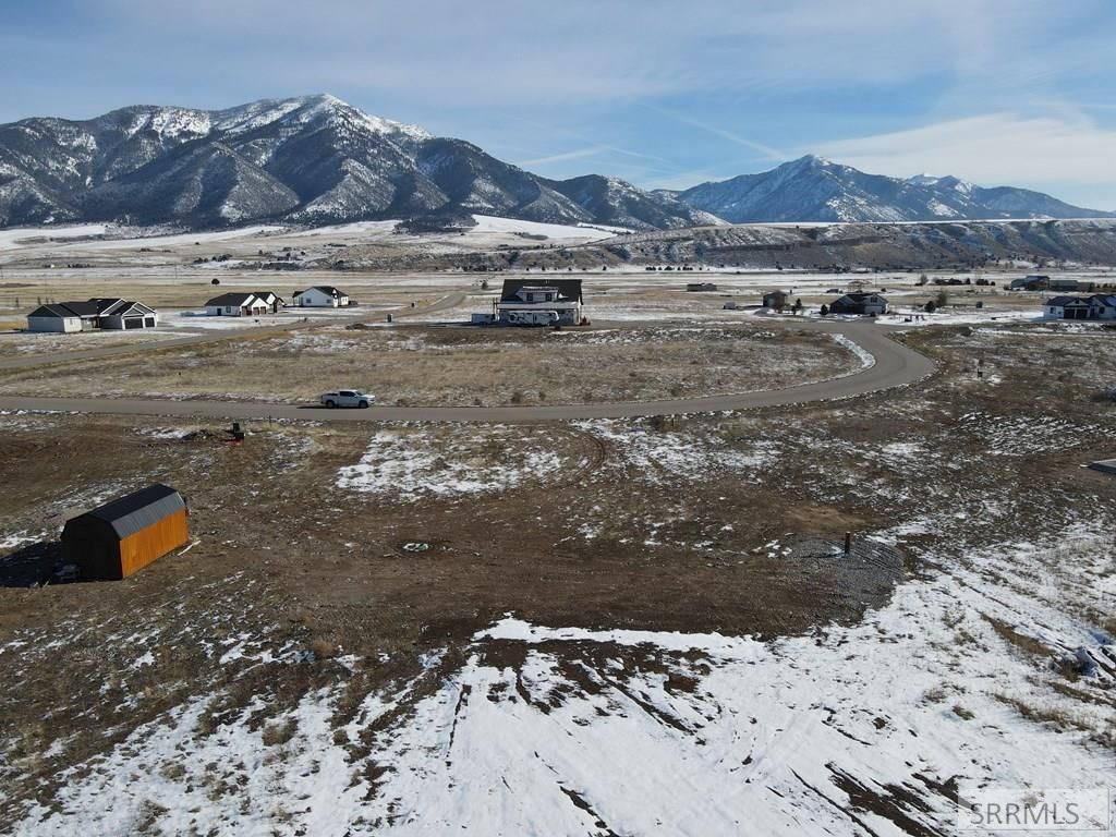 Image 2 of property listing at 162 S River Run, Irwin, ID 83428