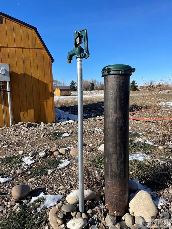 Image 5 of property listing at 162 S River Run, Irwin, ID 83428