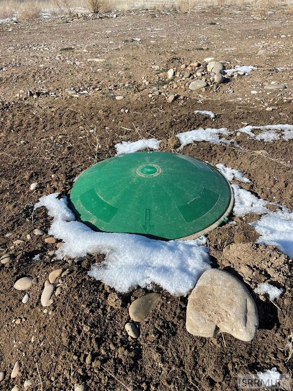 Image 6 of property listing at 162 S River Run, Irwin, ID 83428