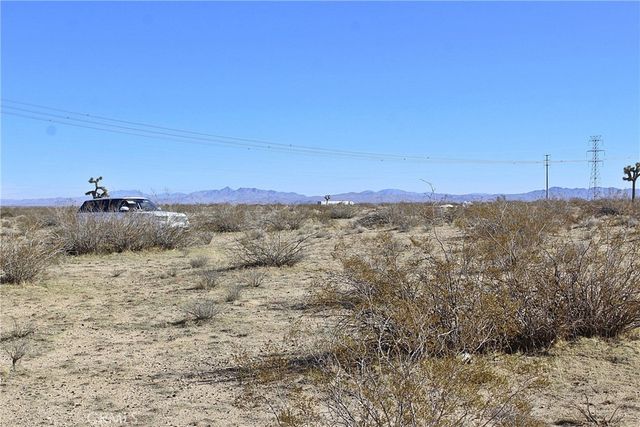 8190 Darter Road, Adelanto, CA 92301