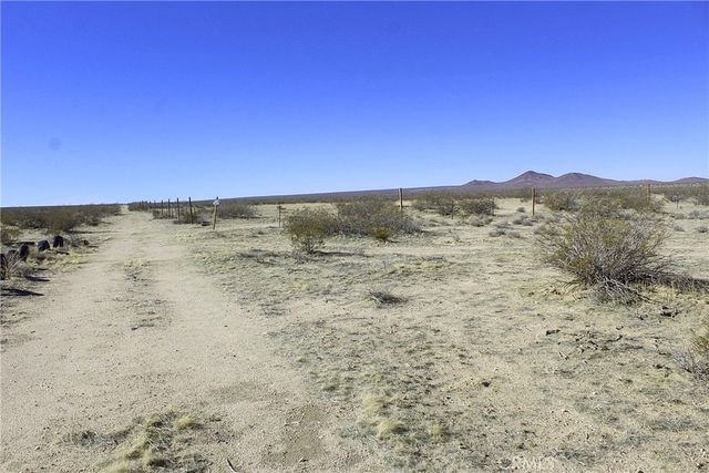 8190 Darter Road, Adelanto, CA 92301