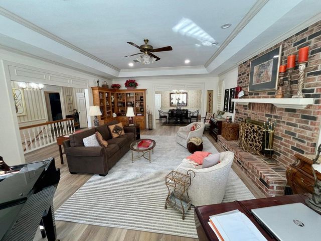 8 Westridge Square, Plainview, TX 79072