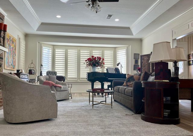 8 Westridge Square, Plainview, TX 79072