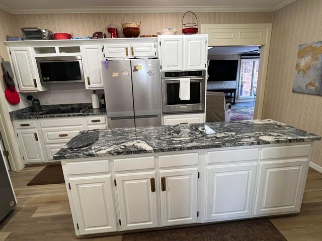 8 Westridge Square, Plainview, TX 79072