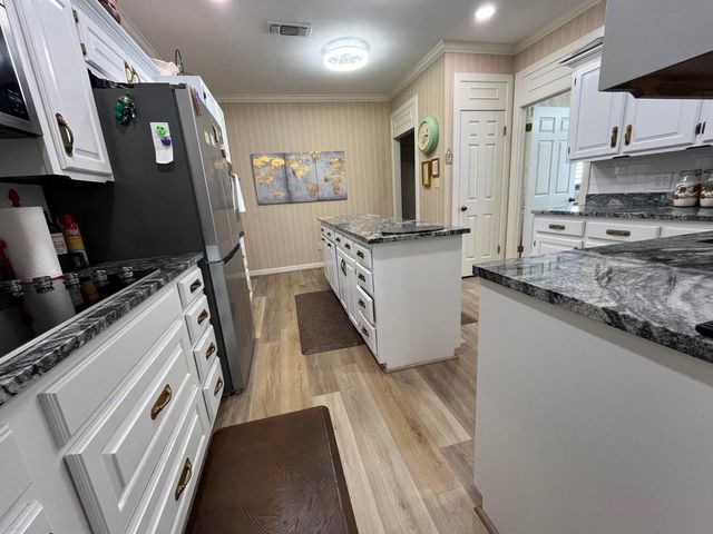 8 Westridge Square, Plainview, TX 79072