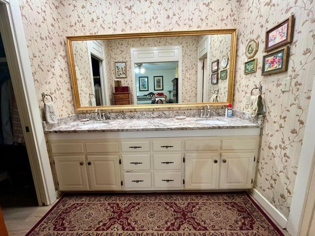 8 Westridge Square, Plainview, TX 79072