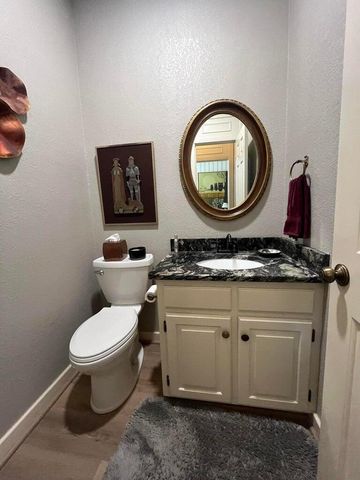 8 Westridge Square, Plainview, TX 79072