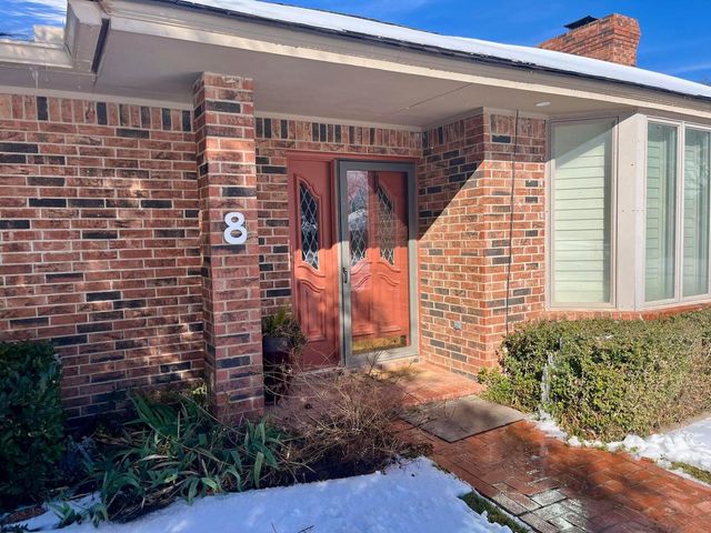 8 Westridge Square, Plainview, TX 79072