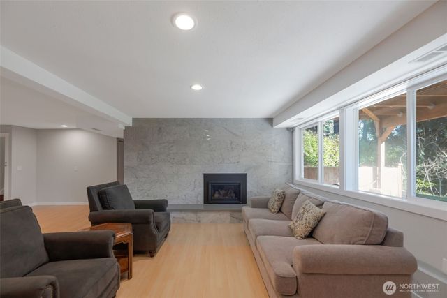 2840 108th Avenue SE, Bellevue, WA 98004