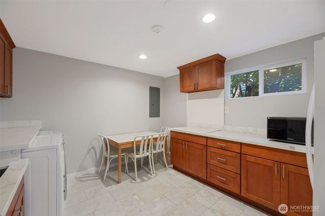 2840 108th Avenue SE, Bellevue, WA 98004