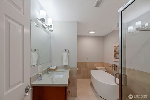 2840 108th Avenue SE, Bellevue, WA 98004